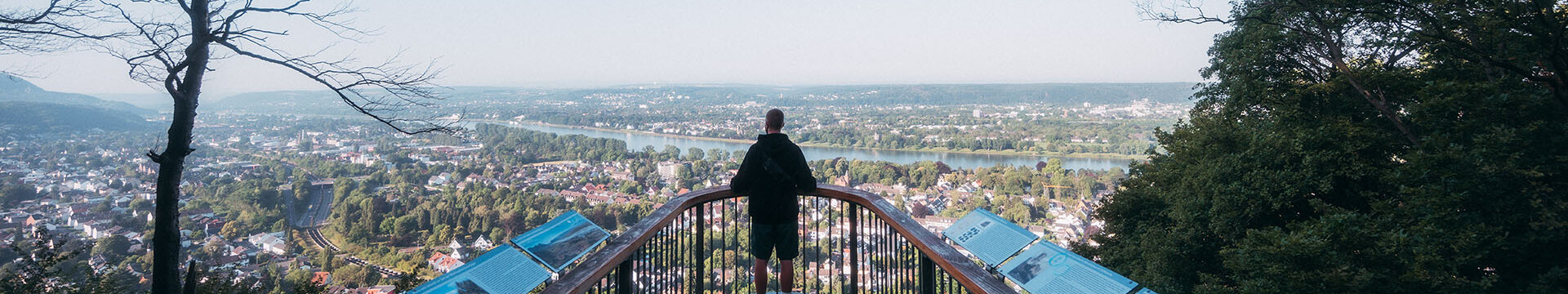 Blick über Bonn und den Rhein von der Aussichtsplattform Skywalk aus