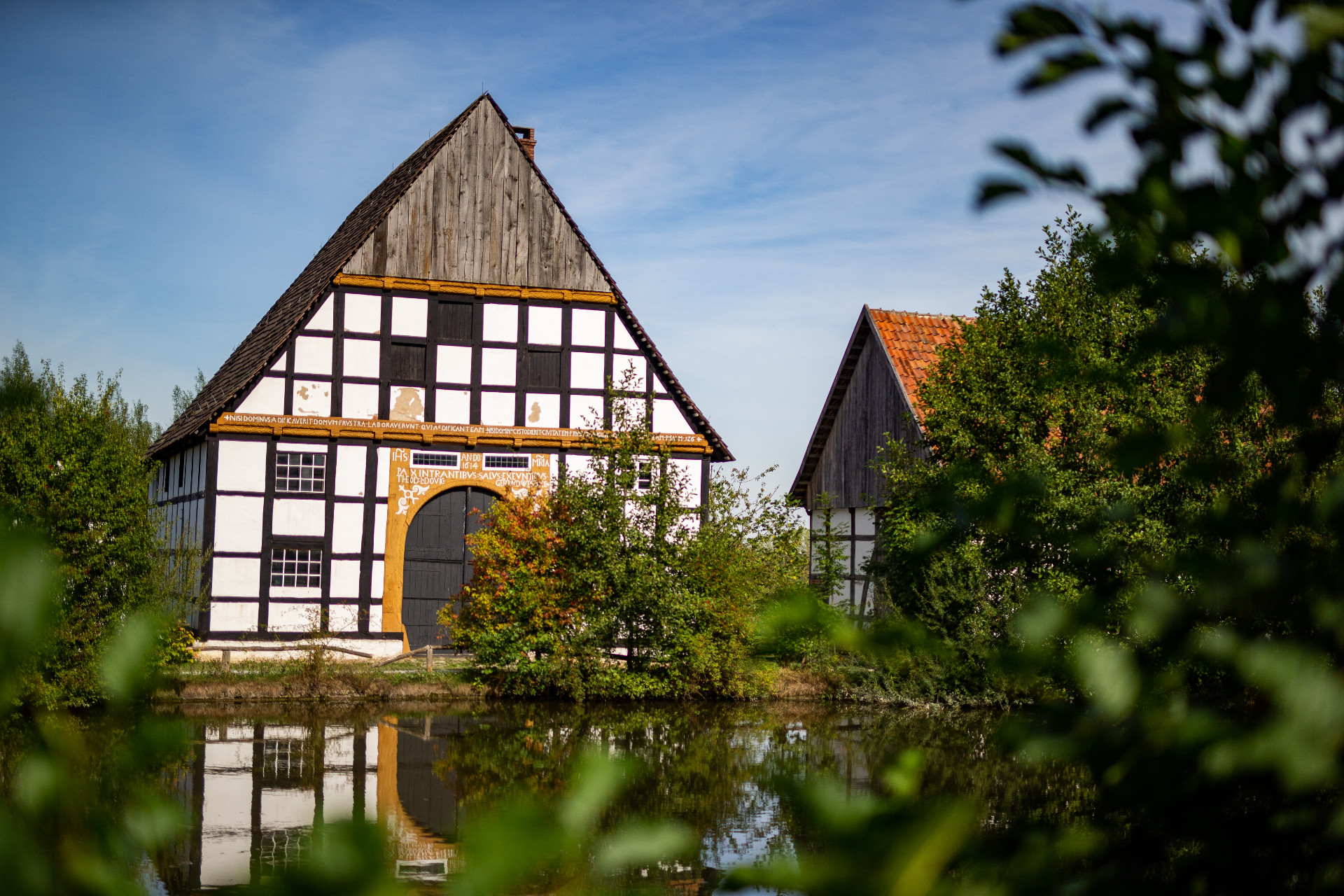 120 historische Gebäude wurden im LWL-Freilichtmuseum Detmold wieder aufgebaut. © Tourismus NRW e.V.