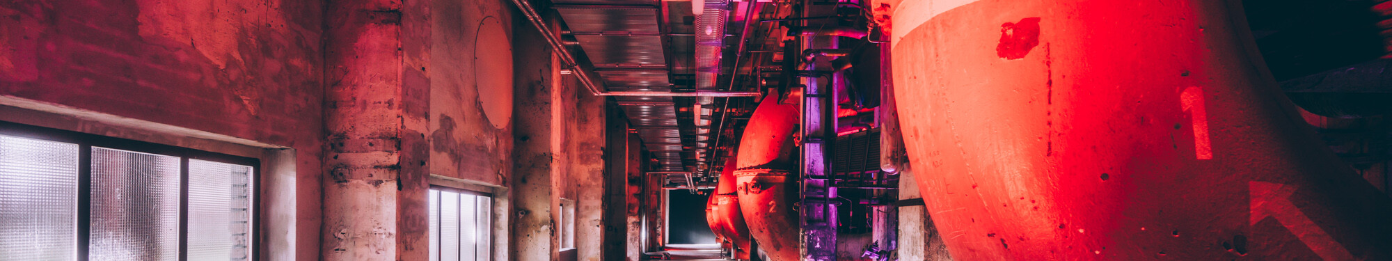 Beleuchtete Ofenrohre auf Zollverein in Essen © Tourismus NRW e.V./Johannes Höhn Beleuchtete Ofenrohre auf Zollverein in Essen