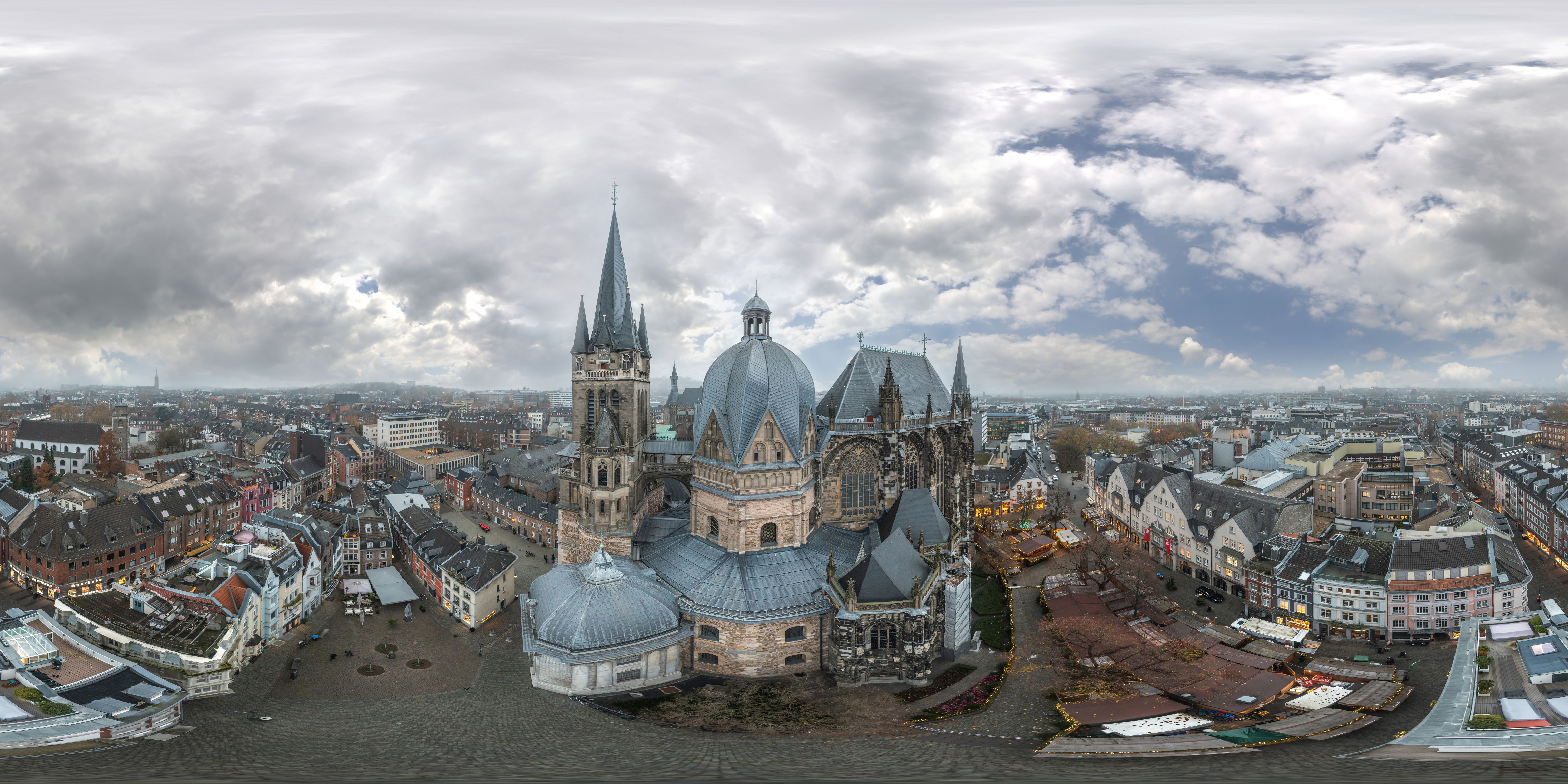 360-Grad-Aufnahme des Aachener Doms