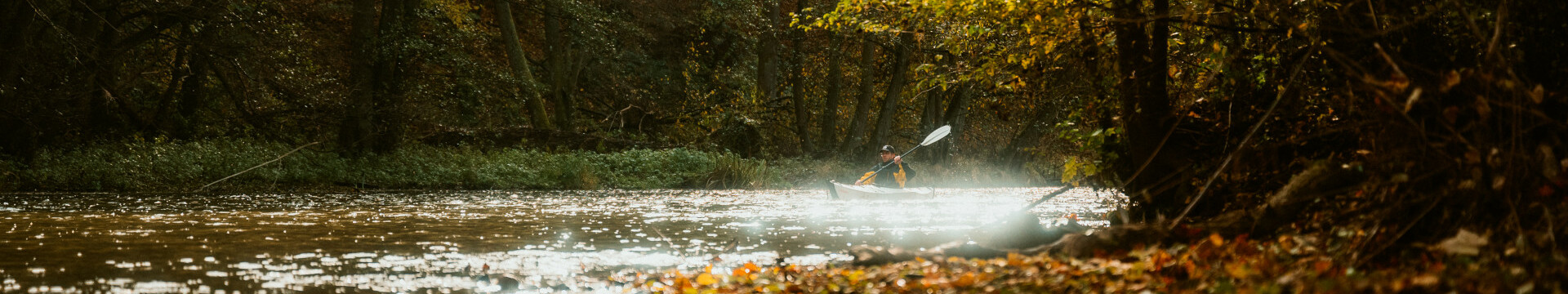 Kayaktour im Herbst auf der Rur.