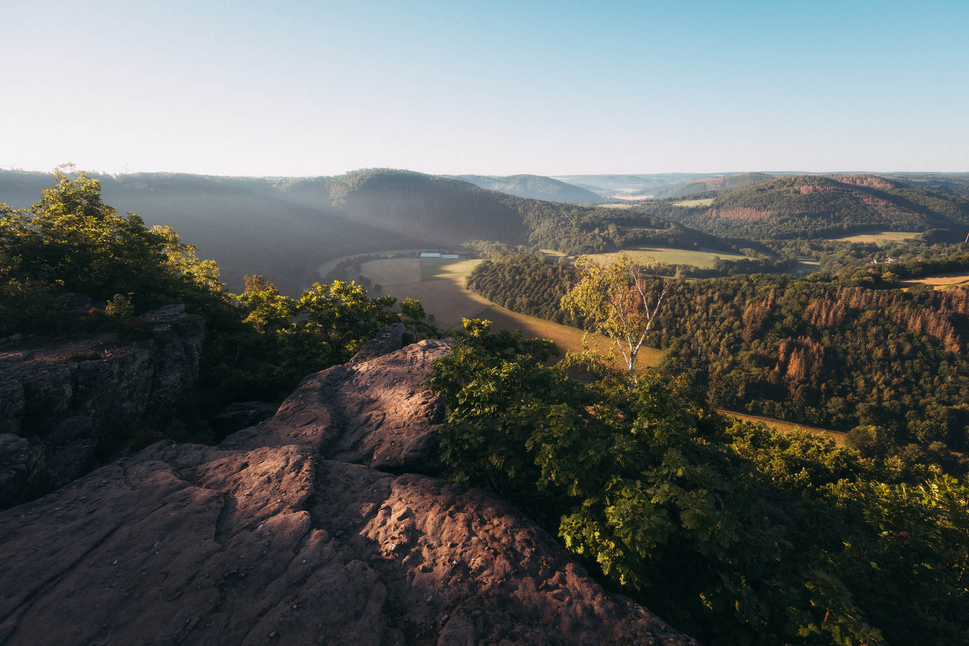 Panoramablick vom Eugenienstein in Nideggen über bewaldete Hügel und Felder. © Tourismus NRW e.V./Johannes Höhn