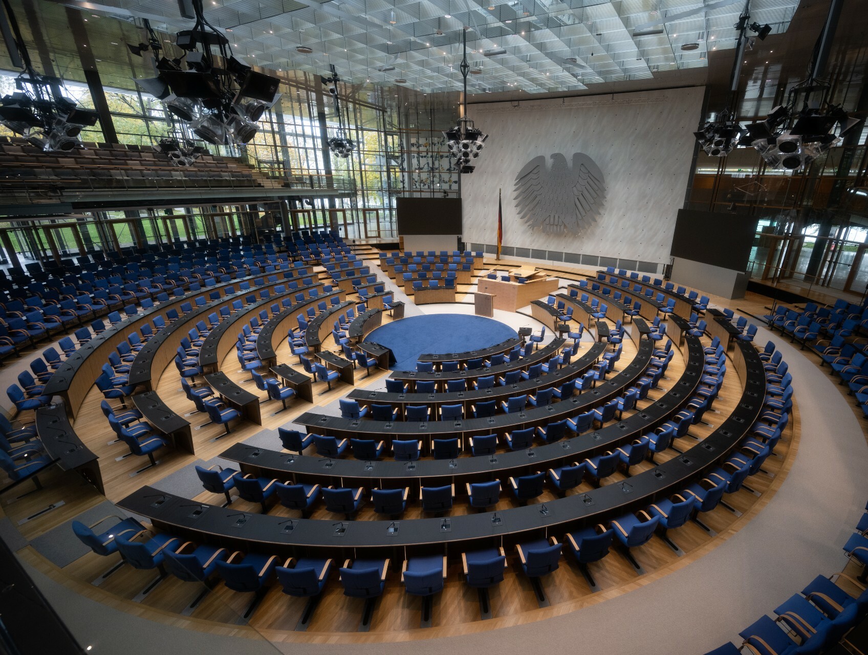 Blick von der Tribüne in den früheren Plenarsaal im World Conference Center Bonn 