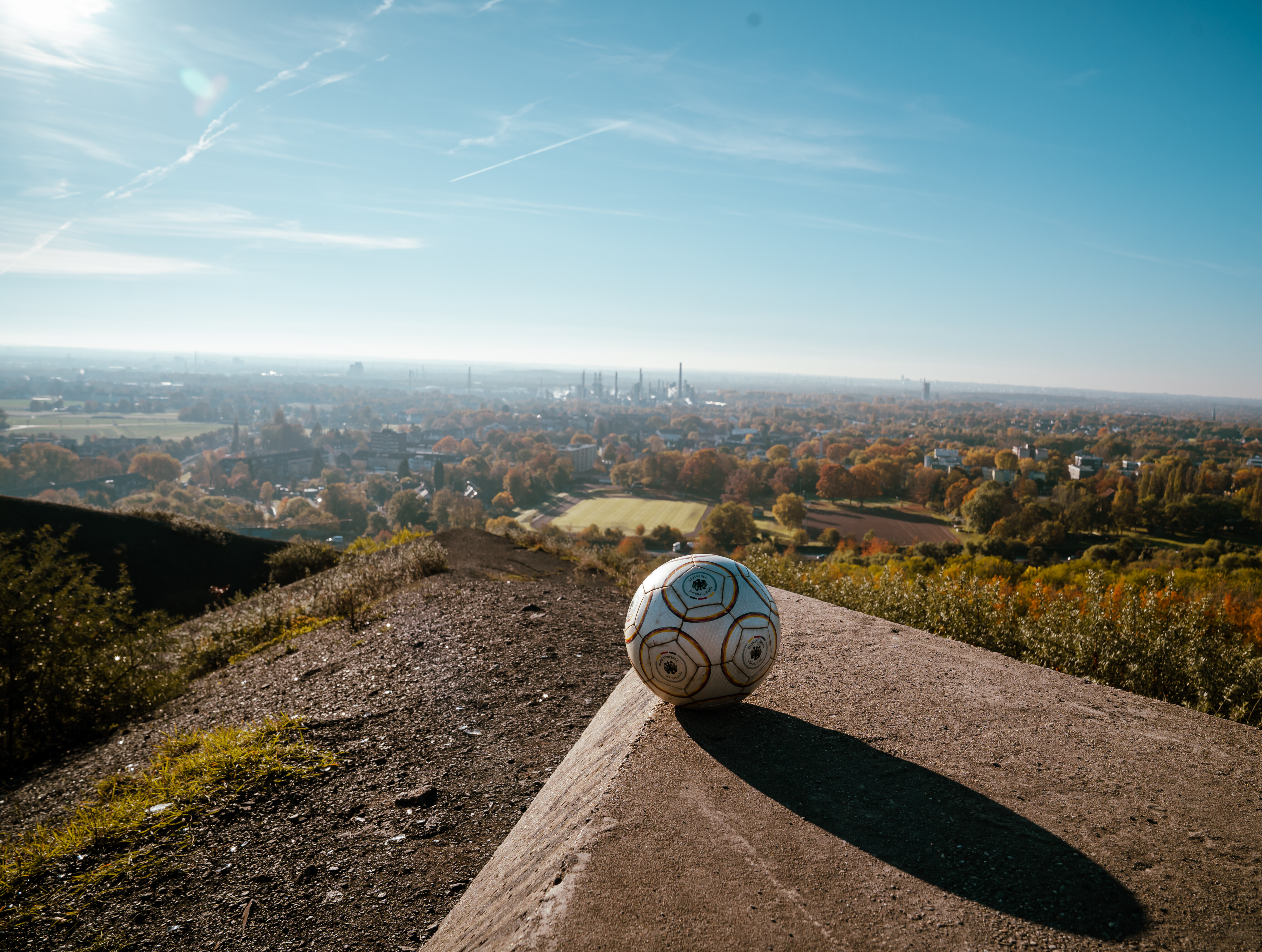 Halde Rungenberg, Gelsenkirchen mit Fußball