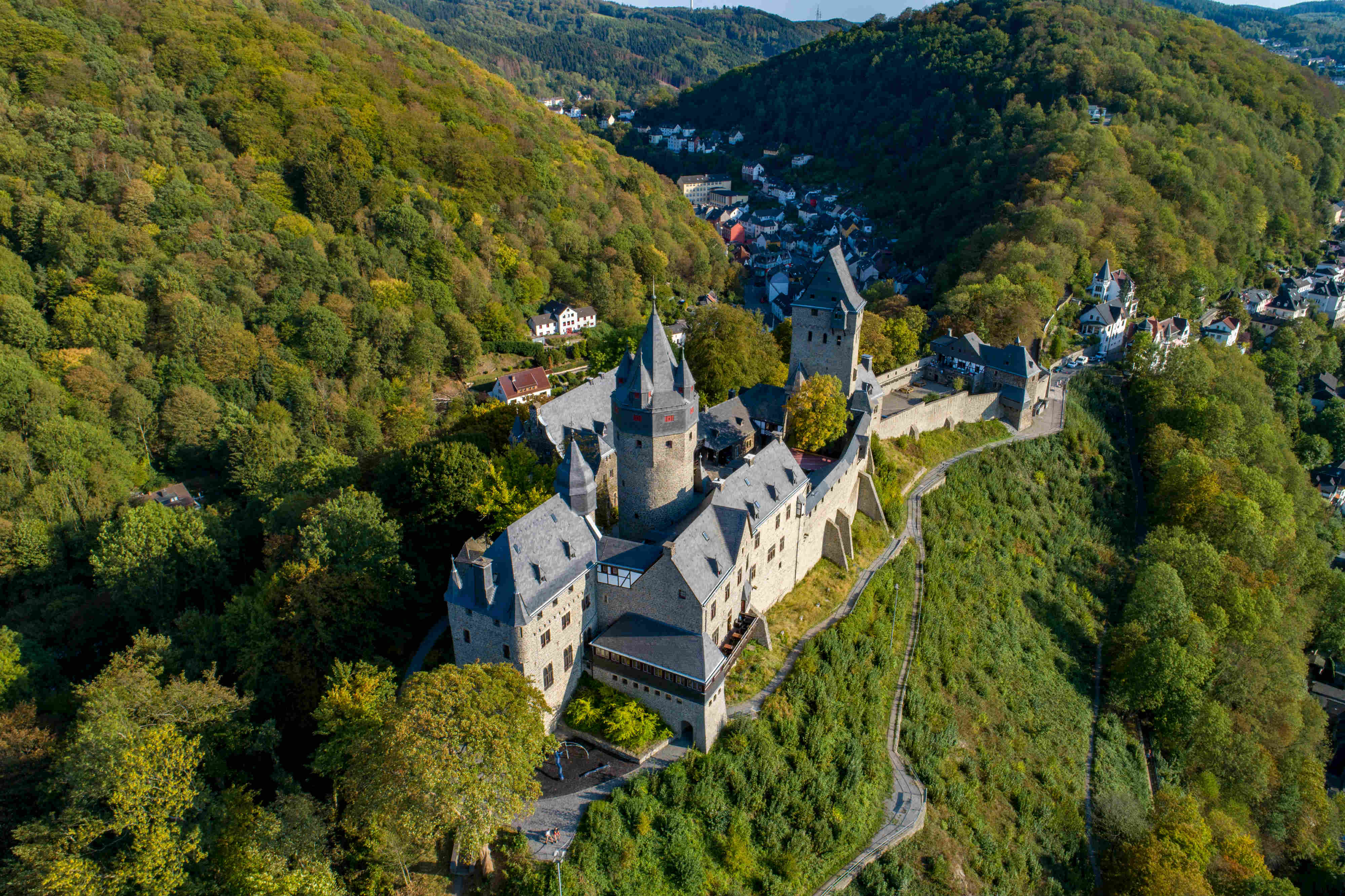 Burg Altena im märkischen Sauerland gilt als eine der schönsten Höhenburgen Deutschlands.  © Tourismus NRW e.V.