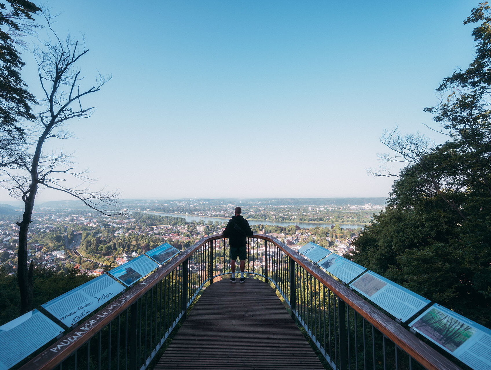 Blick über Bonn und den Rhein von der Aussichtsplattform Skywalk aus