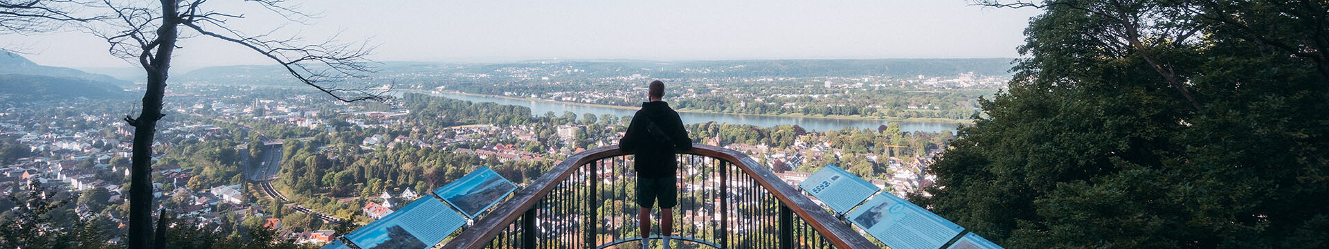 Blick über Bonn und den Rhein von der Aussichtsplattform Skywalk aus